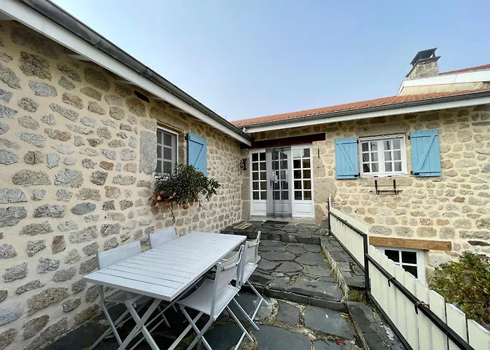 Familial Avec Terrasse Proche Chateaux, Lac, Et Parcours Aventure - Fr-1-582-174 * Saint-Maurice-de-Lignon