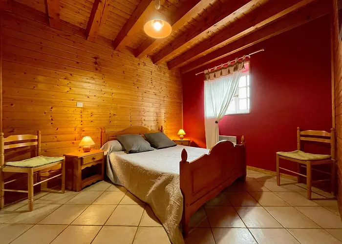 Familial Avec Terrasse Proche Chateaux, Lac, Et Parcours Aventure - Fr-1-582-174